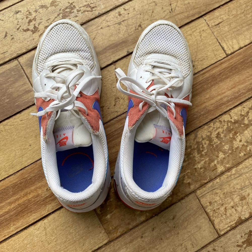 Nike White and Pink Sneakers Low-Top Lace-Up